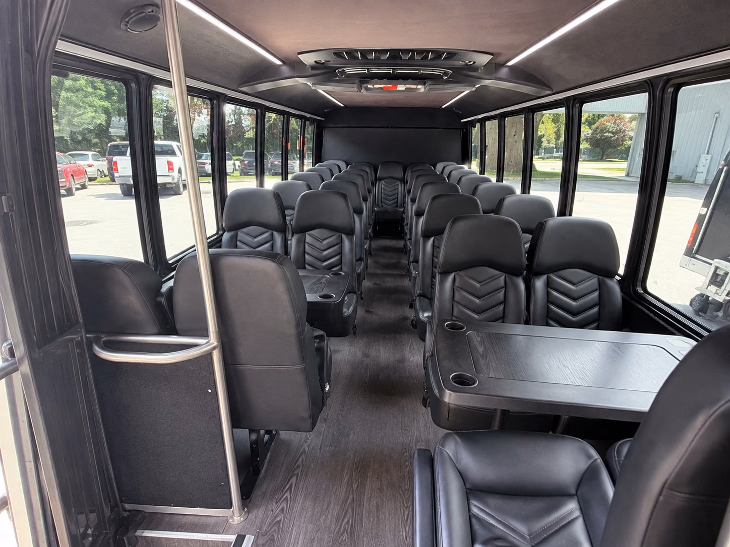 compare minibuses and charter buses side by side for your next field trip