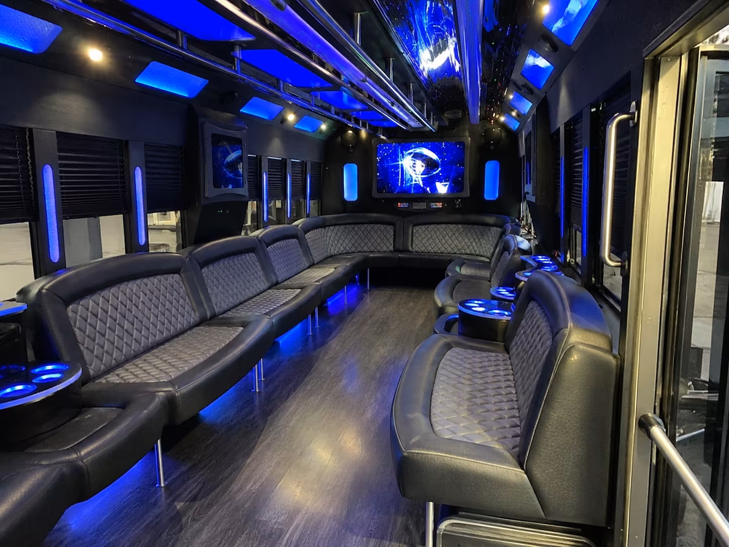 huntington park 28 passenger party bus interior