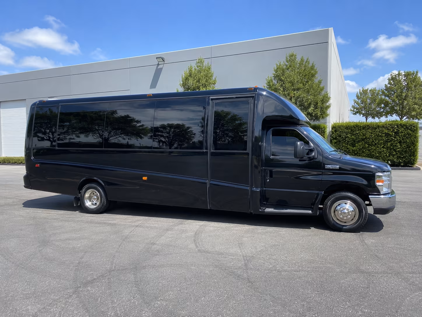 huntington park concert party bus rental